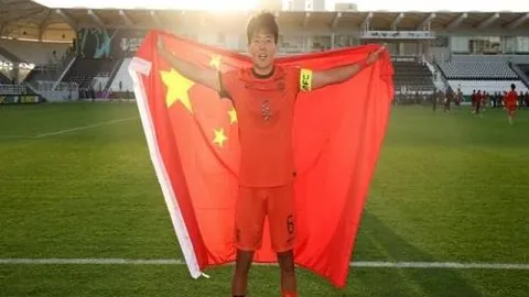 佩工盛赞：安东尼逆境成长，前景无限光明